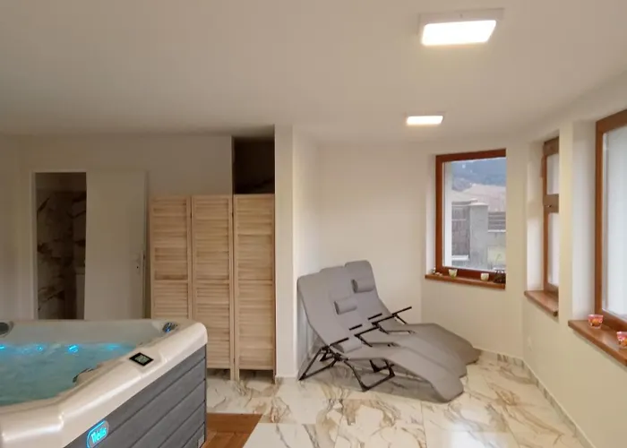 Wellness Medik 木屋 *